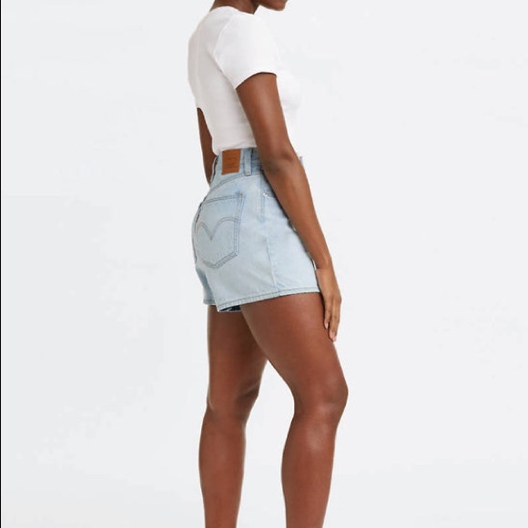 High Loose Shorts | Levi’s | Size 32 - Picture 2 of 5
